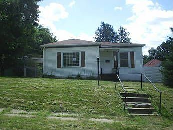 1st image of 704 E Joy St