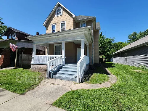 121 Gilbert Ave #1 Photo 1
