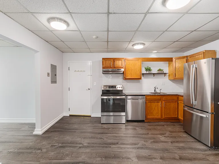 131 Essex St #33 — Photo 5