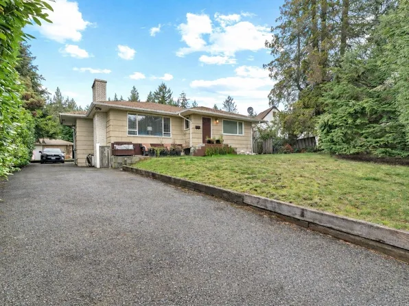 3955 Highland Blvd, North Vancouver, BC V7R 2Y7