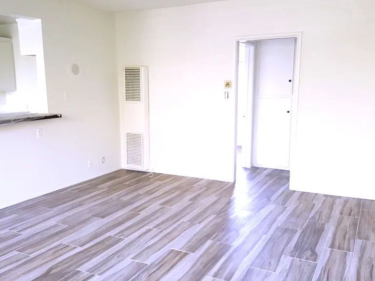 1150 Manhattan Beach Blvd #8 — Photo 5