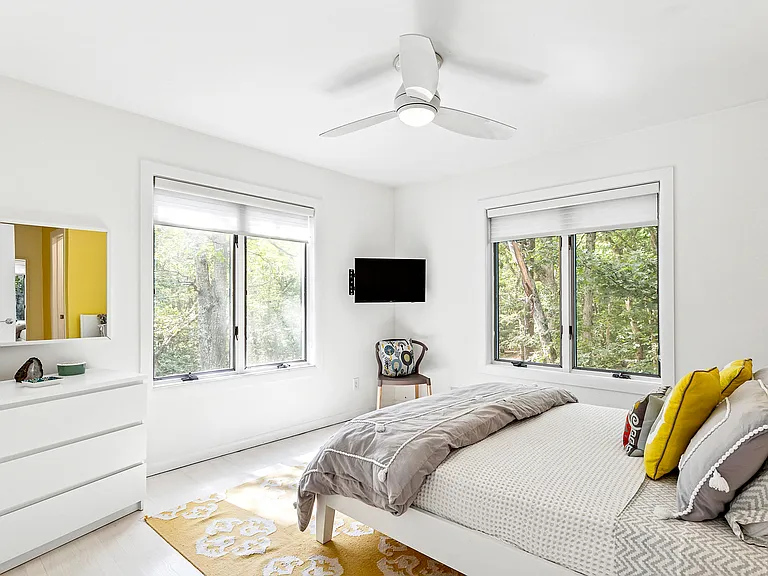 14 Bay View Ave — Photo 10