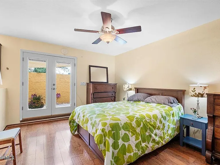 810 E Friess Dr — Photo 13