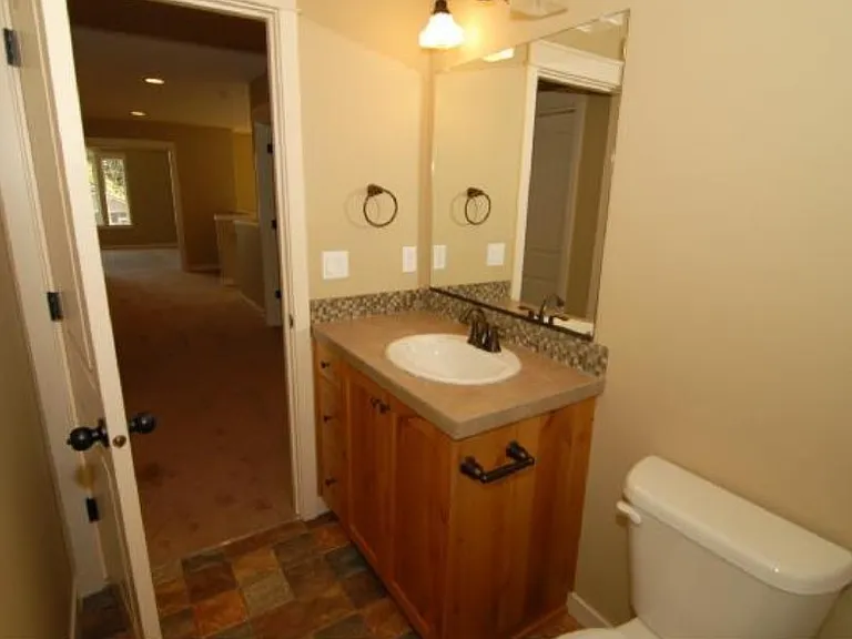8125 SW 174th Ter — Photo 11