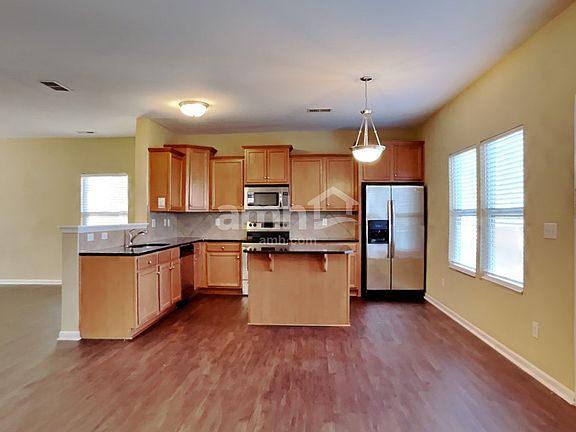3rd image of 109 Pickens Ln