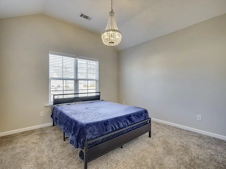 124 Radcliff Dr — Photo 34