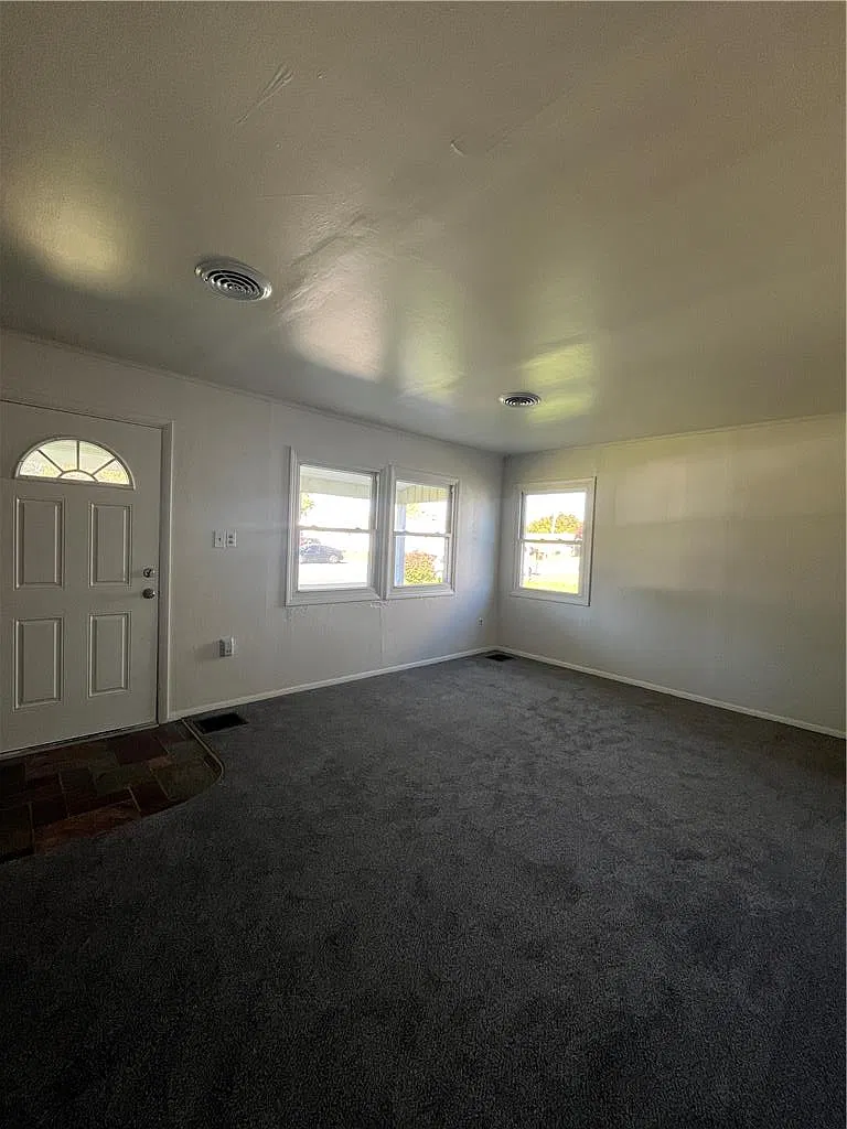 2 bed, 1.0 bath, 768 sqft, $1,950 — Photo 3