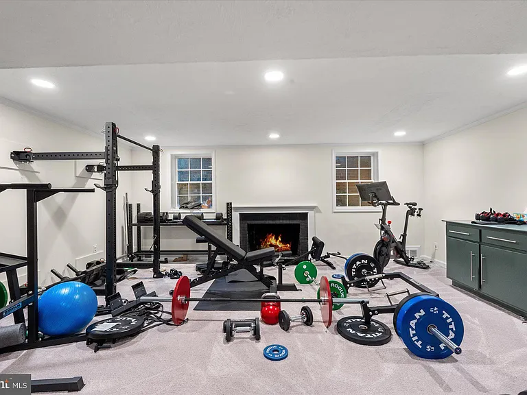 3701 Blackthorn Ct — Photo 34