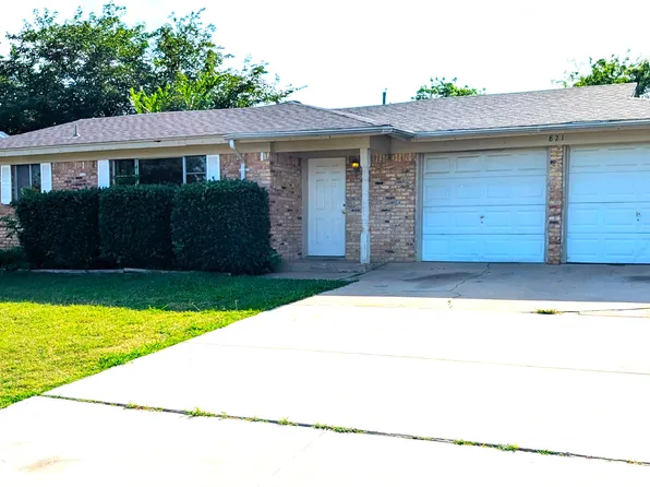 821 Gregory Ave, Bedford, TX 76022
