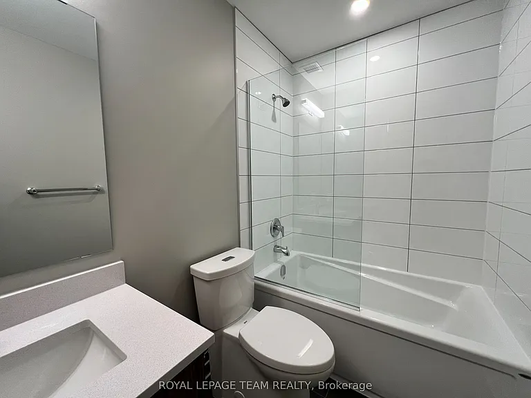 360 Deschatelets Ave #303 — Photo 15