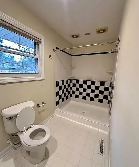 515 Stonewall St — Photo 9