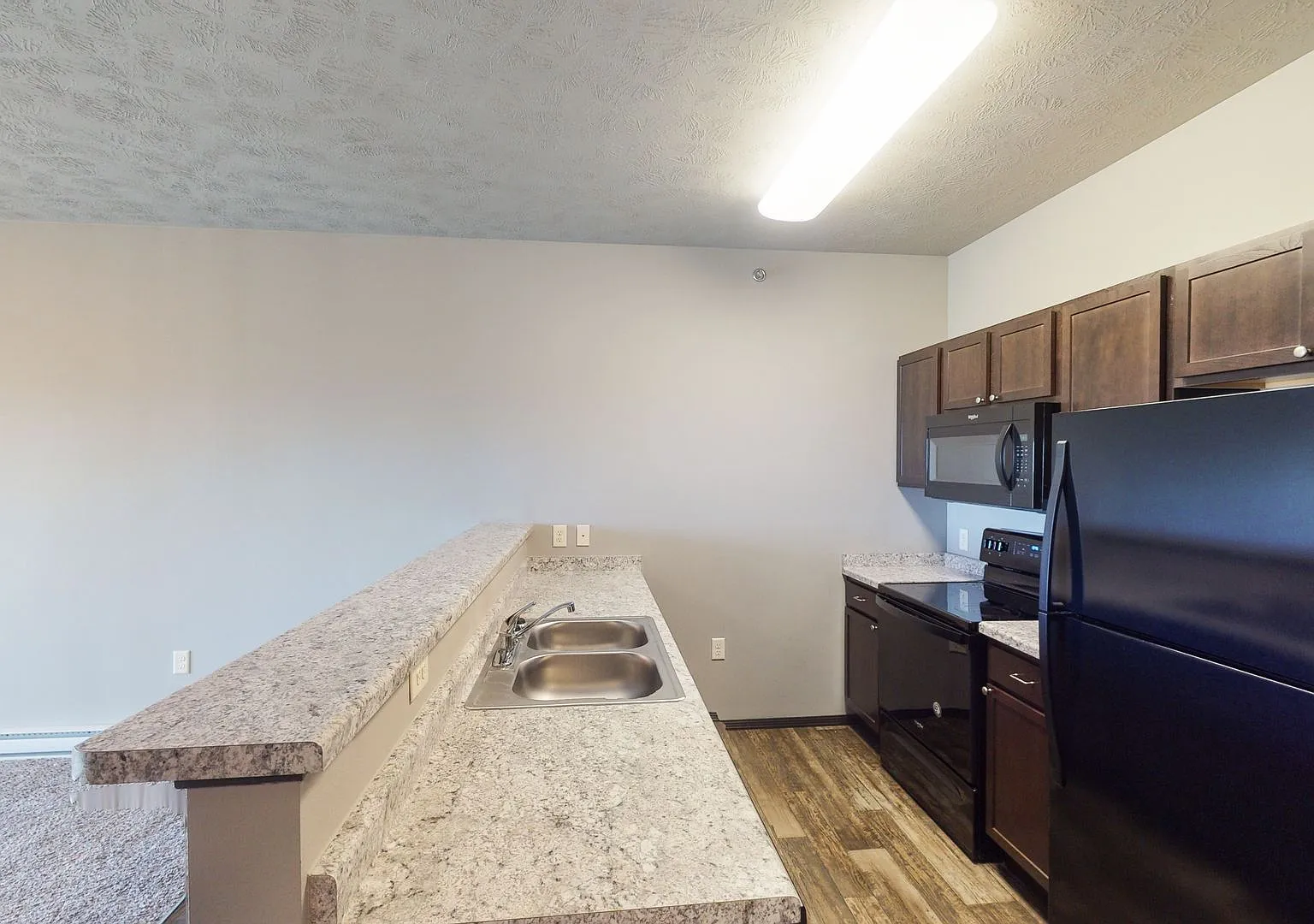 Hillcrest Village Apartments — Photo 3