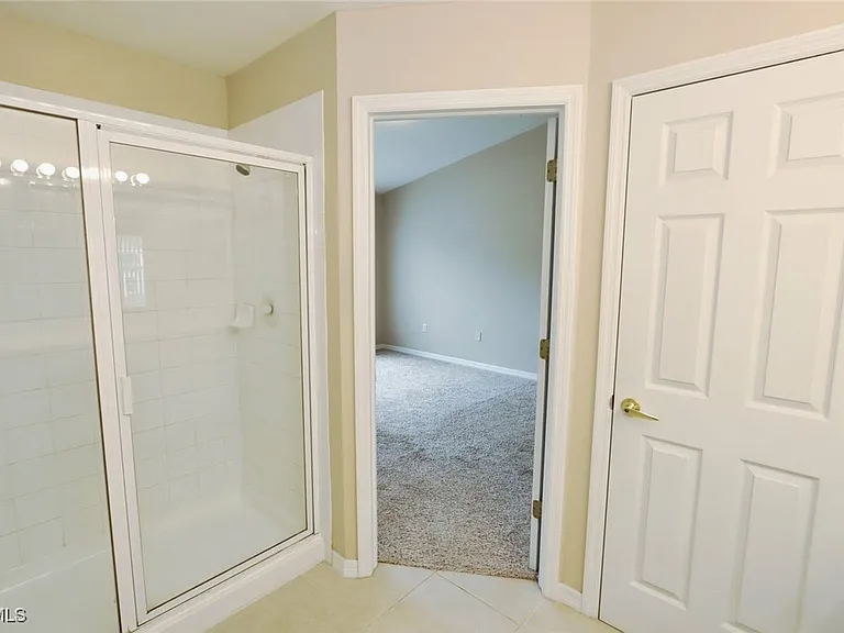1172 Oxford Ln #27 — Photo 21