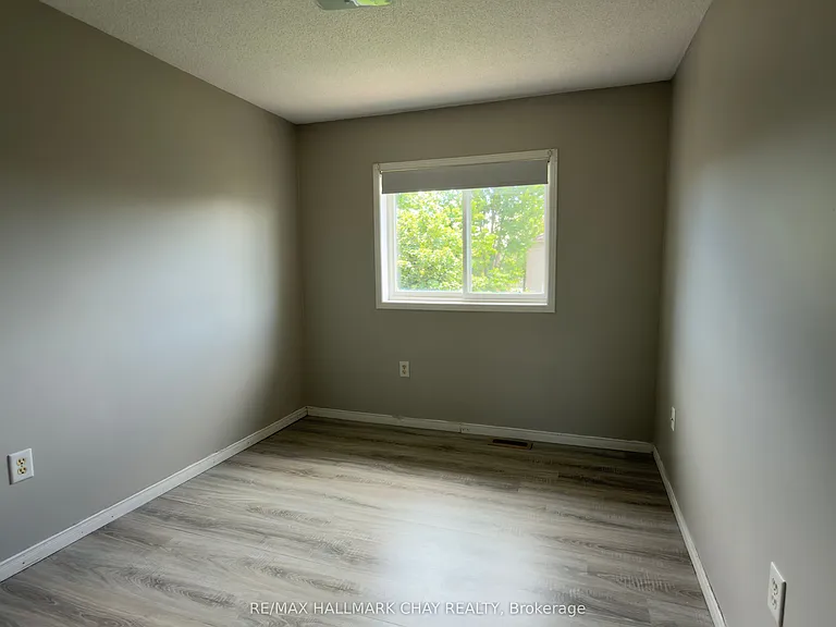 207 Tunbridge Rd — Photo 16