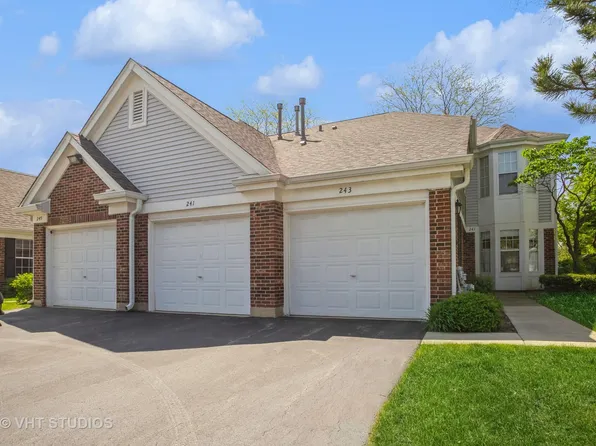 241 Green Knoll Ln #241, Streamwood, IL 60107