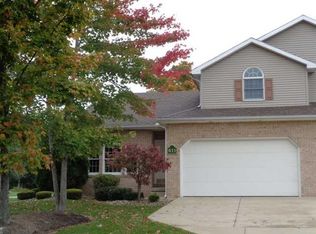 611 Chesapeake Ct, Hermitage, PA 16148