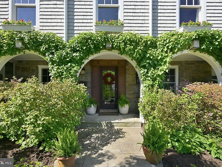 2800 Greenvale St — Photo 5