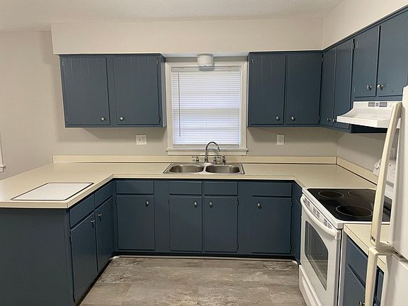 Kitchen - freshly painted cabinets & hardware