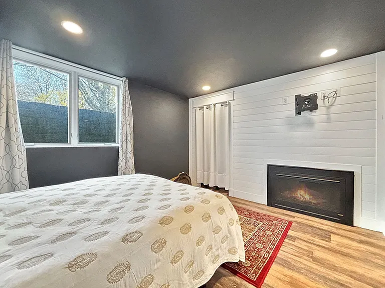 2541 Lakewood Ln — Photo 34