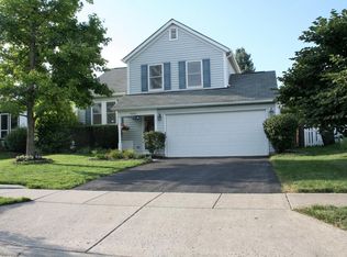 5056 Hidden View Dr, Hilliard, OH 43026