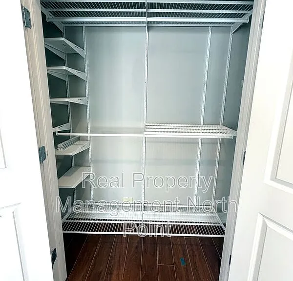 3026 Eltham Pl — Photo 34