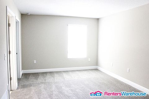 4th image of 3107 S Manhattan Ave