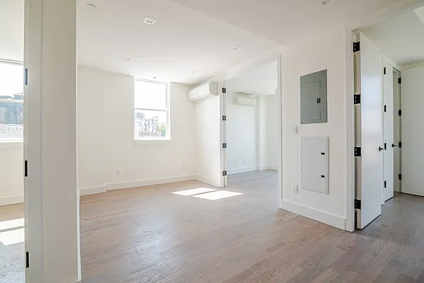 Rented by EXR | media 15