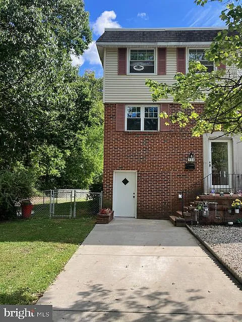 154 Laureba Ave
