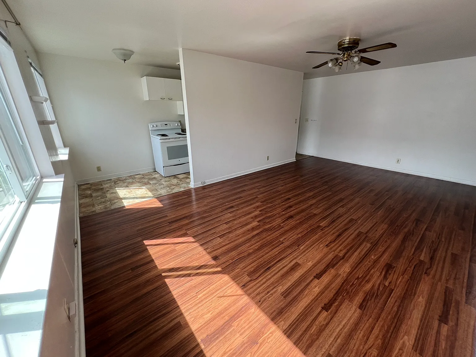 2 bed, 800 sqft, $1,695 — Photo 2