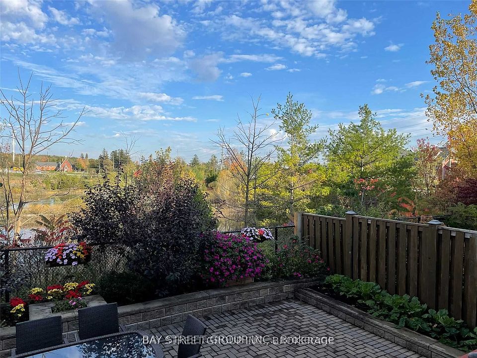 1st image of 56 Albright Cres