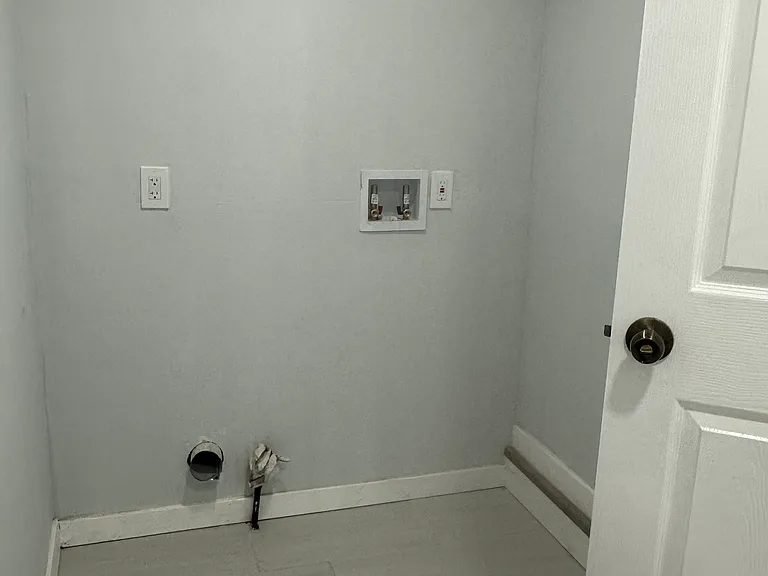 79 Washington St — Photo 6