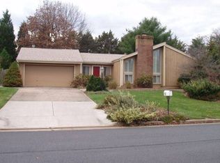 158 Magnolia Rd, Sterling, VA 20164