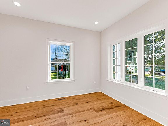 5th image of 5623 Carvel St