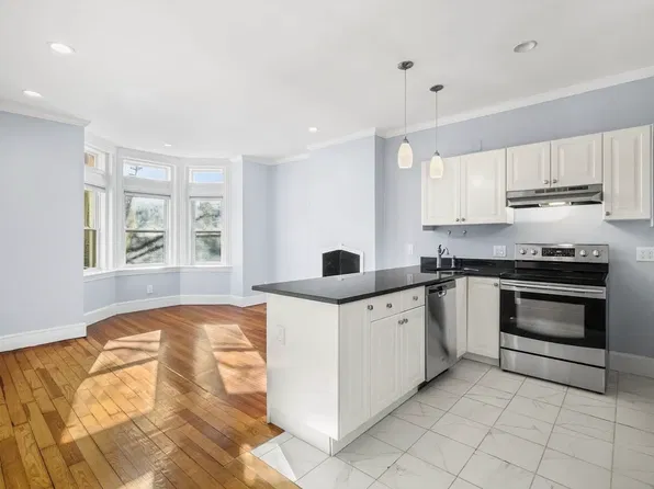 1834 Beacon St APT 5, Brookline, MA 02445