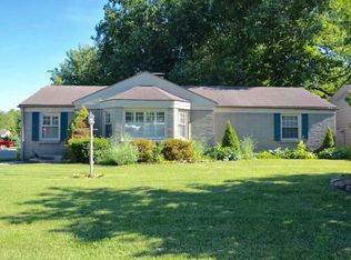 1680 E Meadowmere St, Springfield, MO 65804