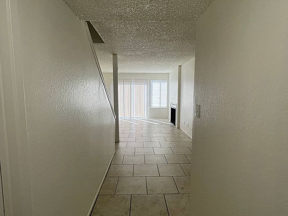 3rd image of 1221 N Peach Ave APT 152