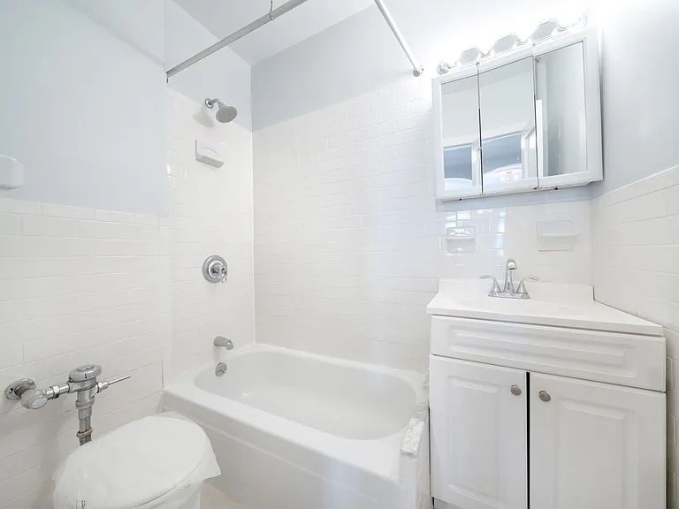 344 W 17th St #3A — Photo 6