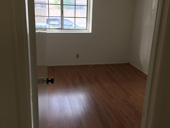 5th image of 1064 N La Breda St