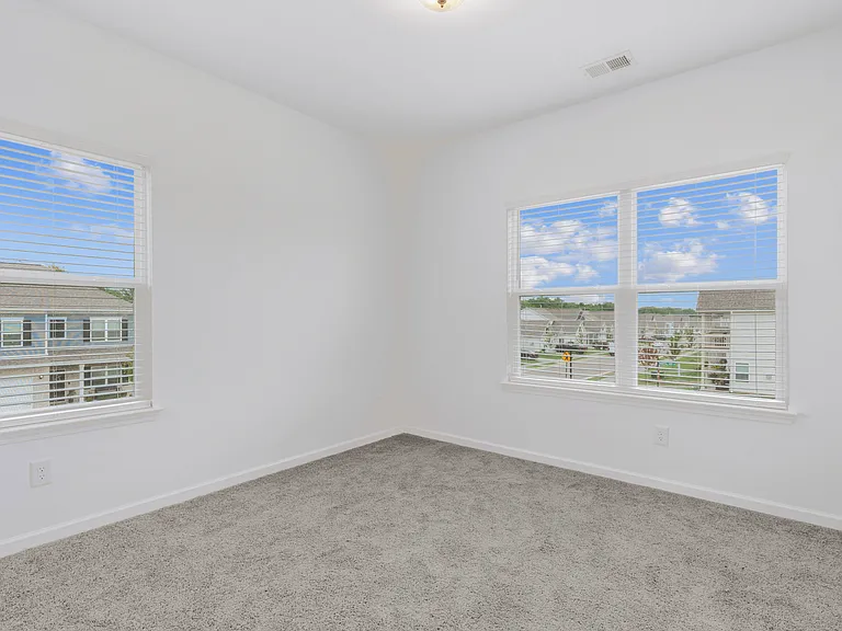 350 Canonbury Dr — Photo 8