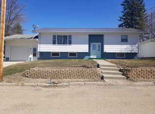 809 12th St, Eureka, SD 57437