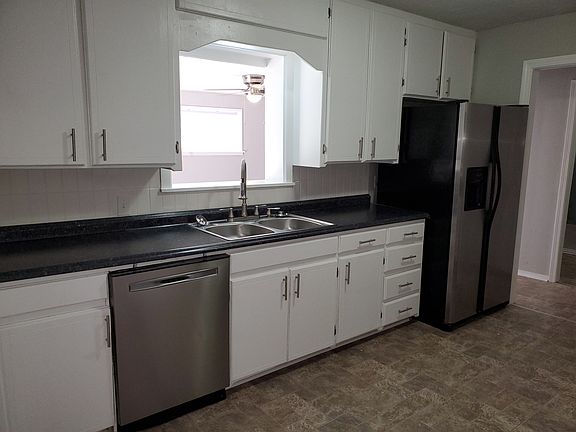 3rd image of 1624 NW 25th St