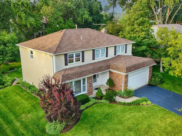 1107 Sara Ln, Naperville, IL 60565