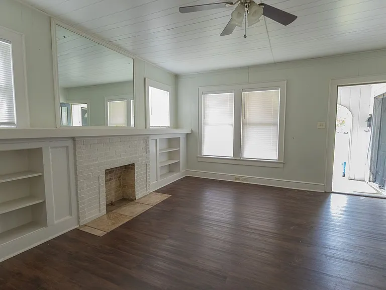 2913 Homan Ave — Photo 6