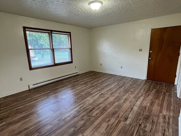 Apartment Heights — Photo 16