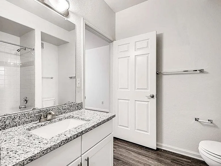 Allure Apartments — Photo 19