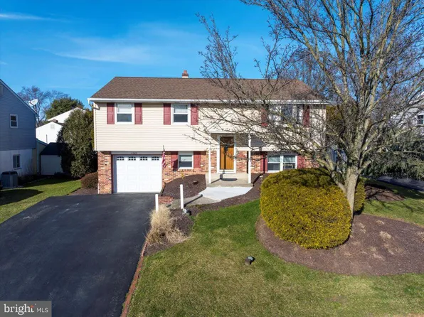4949 Apple Dr, Reading, PA 19606