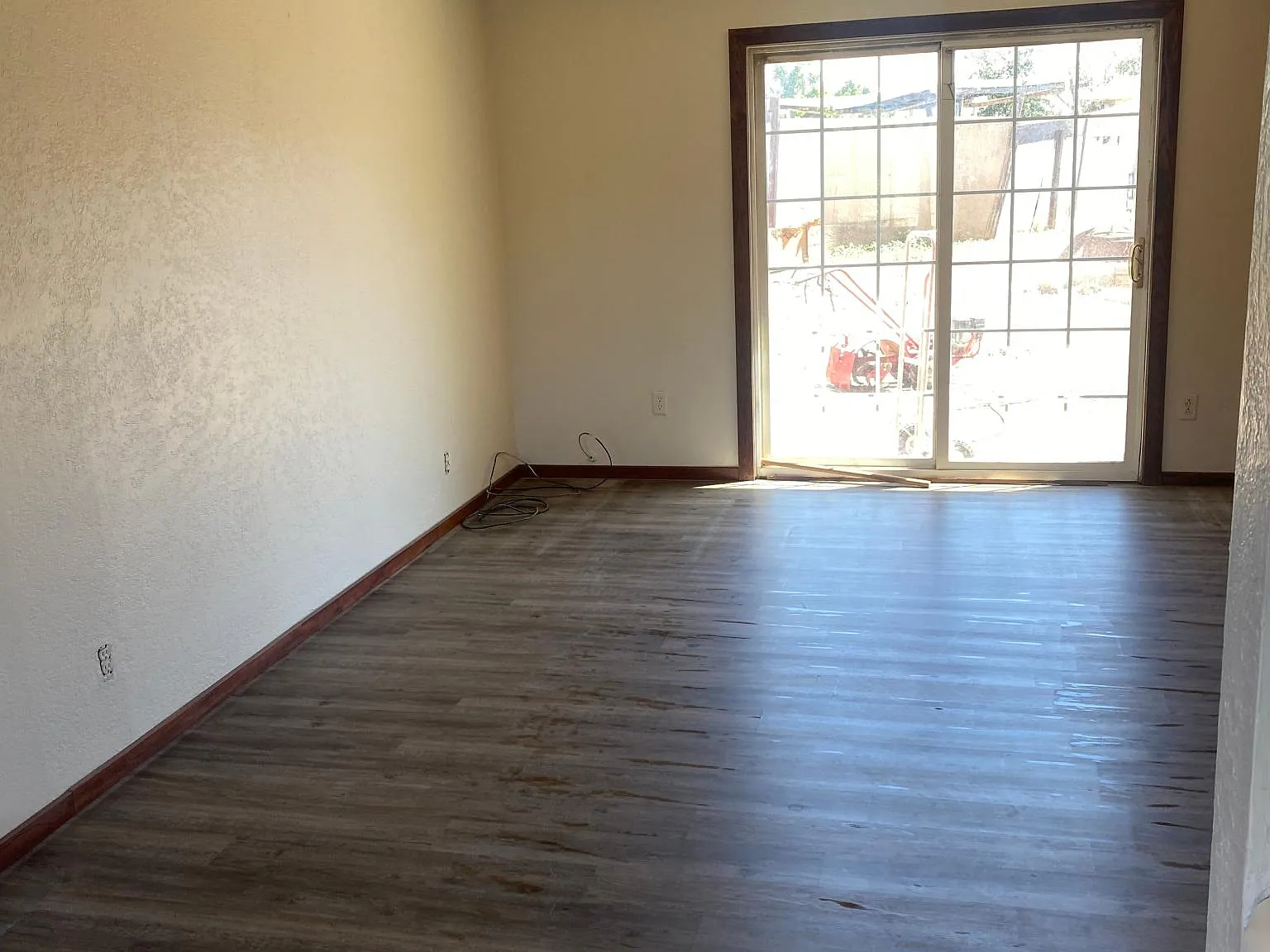 3 bed, 950 sqft, $2,900 — Photo 2