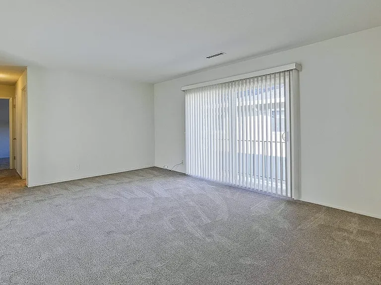 301 College Ave — Photo 9