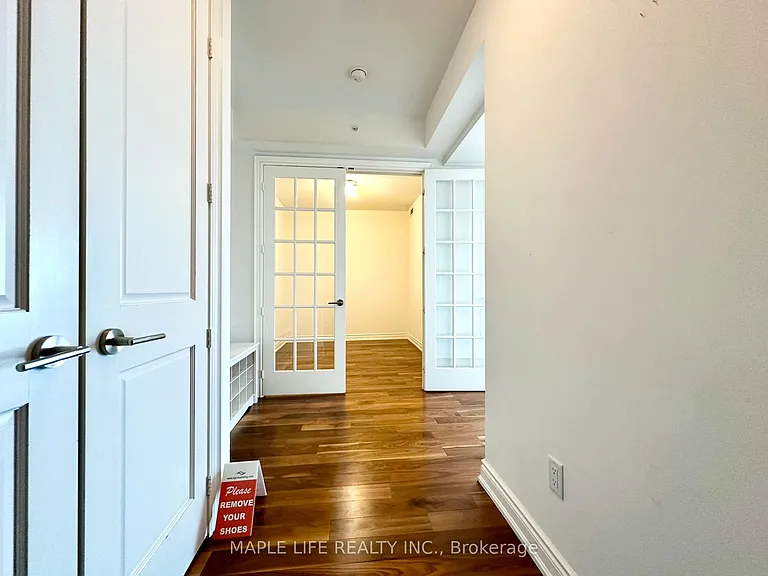 388 Yonge St #7110 — Photo 6