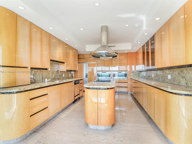9601 Collins Ave #T4 — Photo 6